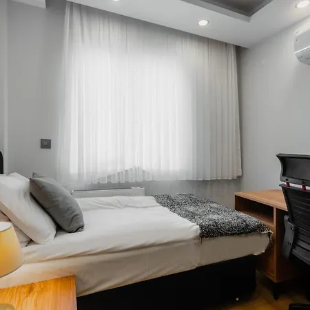 Central Flat W Balcony 5 Min To Lara Beach *