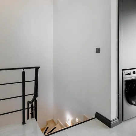Central Flat W Balcony 5 Min To Lara Beach *