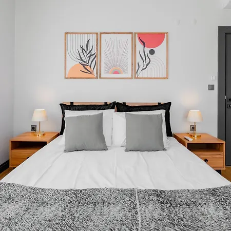 Apartment Central Flat W Balcony 5 Min To Lara Beach *