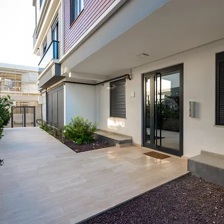 Central Flat W Balcony 5 Min To Lara Beach * Antália