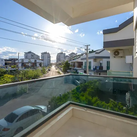 Central Flat W Balcony 5 Min To Lara Beach *